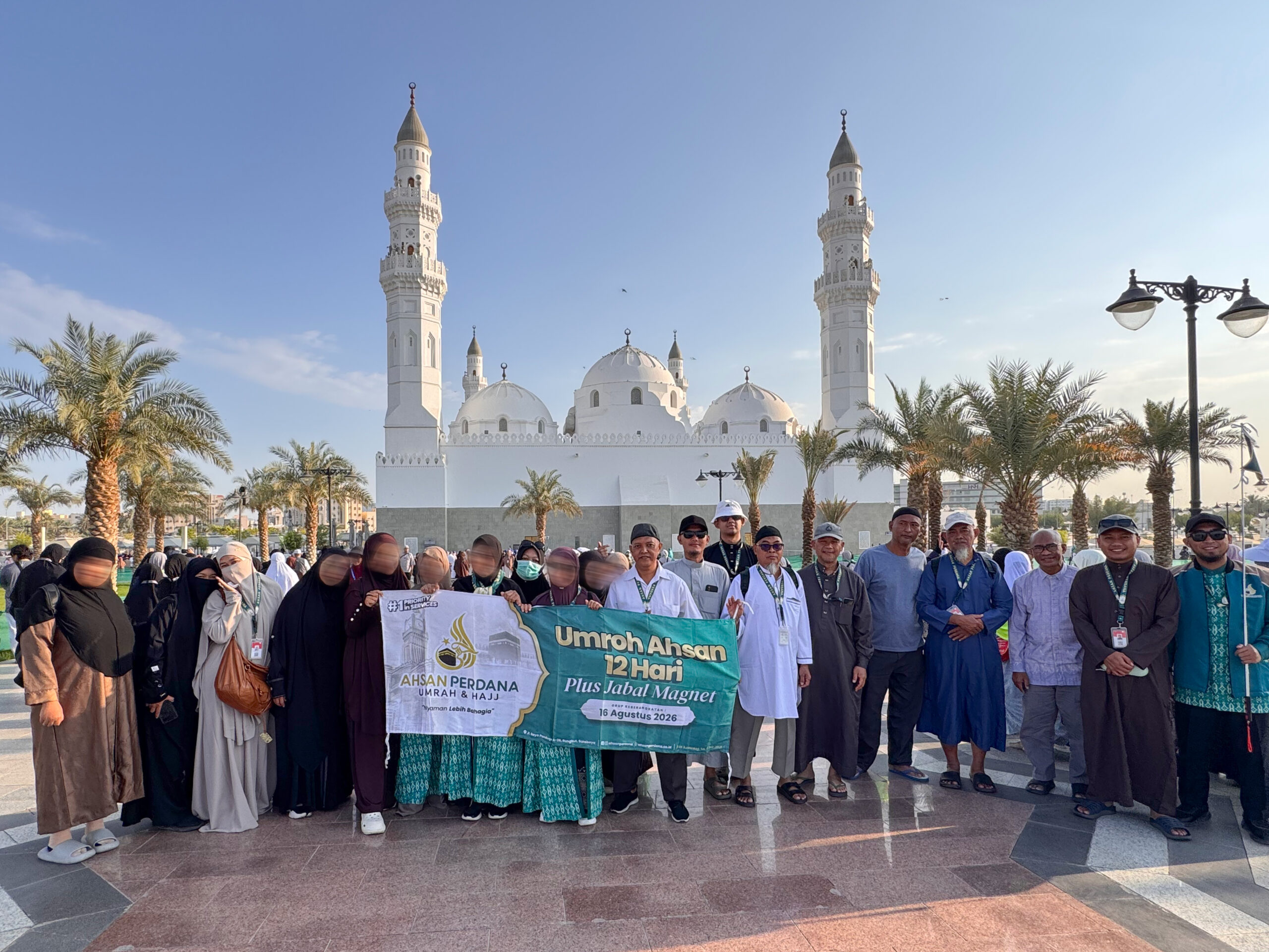 Jamaah Ahsan Perdana Umroh di Majid Quba Madinah